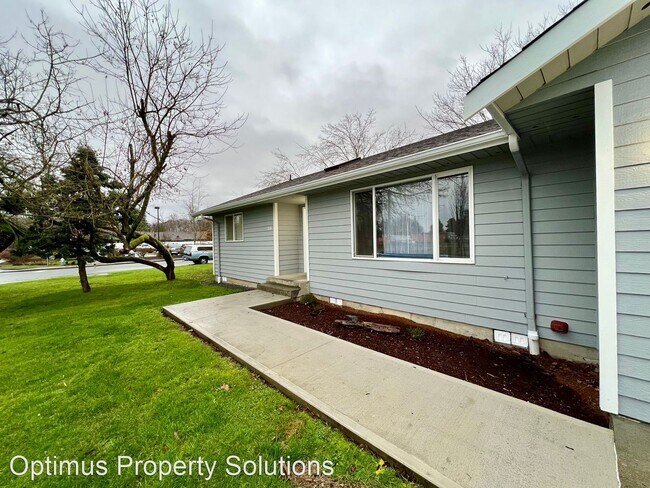Building Photo - 2 br, 2 bath House - 210 4th Street