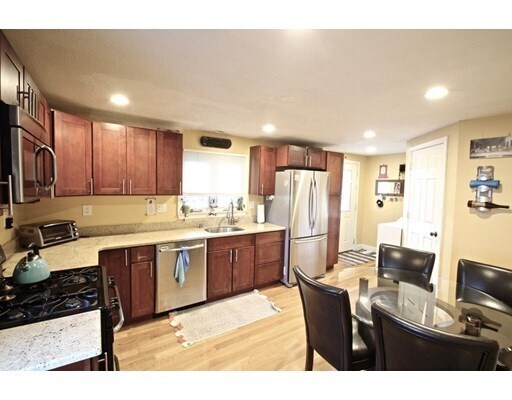 Building Photo - 23 Putnam St