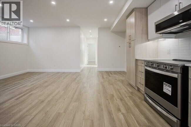 Photo du bâtiment - 445 East Ave