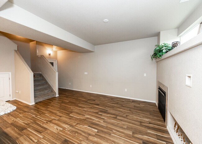 Foto del edificio - Newer Townhome Near Briargate