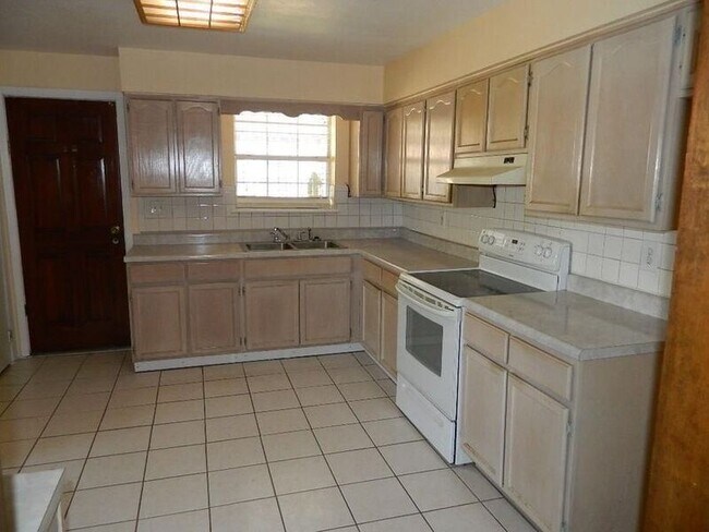 Foto del edificio - 198 Vinson Way