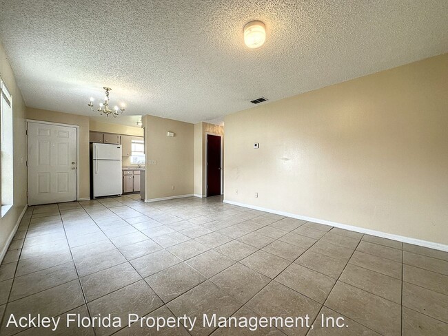 Building Photo - 2 br, 1 bath House - 606 Claude Homes Seni...