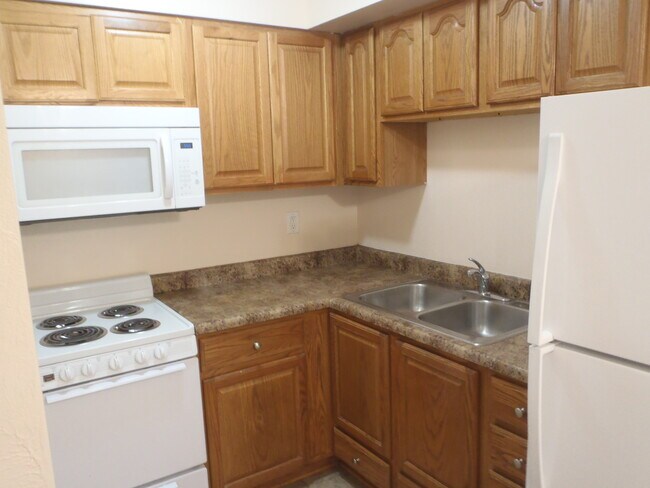 Foto del edificio - 4501 rushmore Dr NE