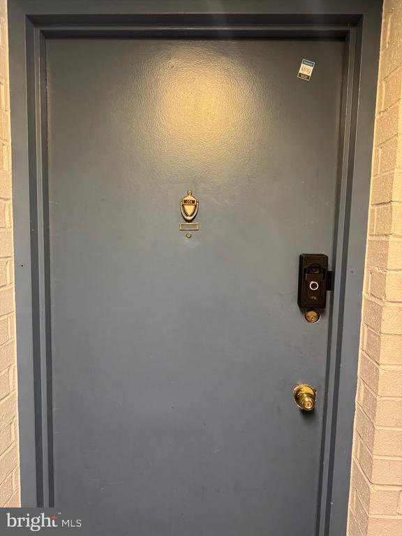 Foto del edificio - 5911 Quantrell Ave