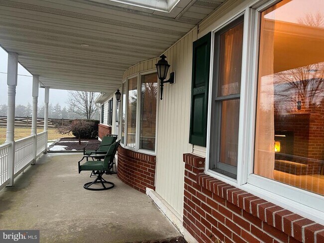 Foto del edificio - 46 Buck Dr