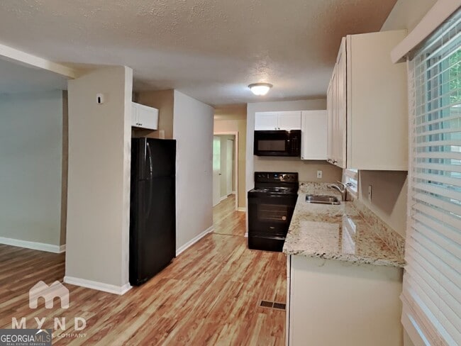Building Photo - 502 Fairlane Cir NW