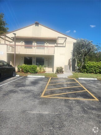 Building Photo - 455 NW 210th St