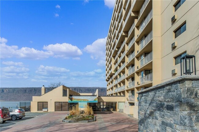 Foto del edificio - 1155 Warburton Ave
