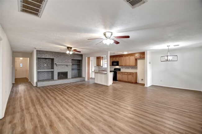 Foto del edificio - 17119 Bougainvilla Ln