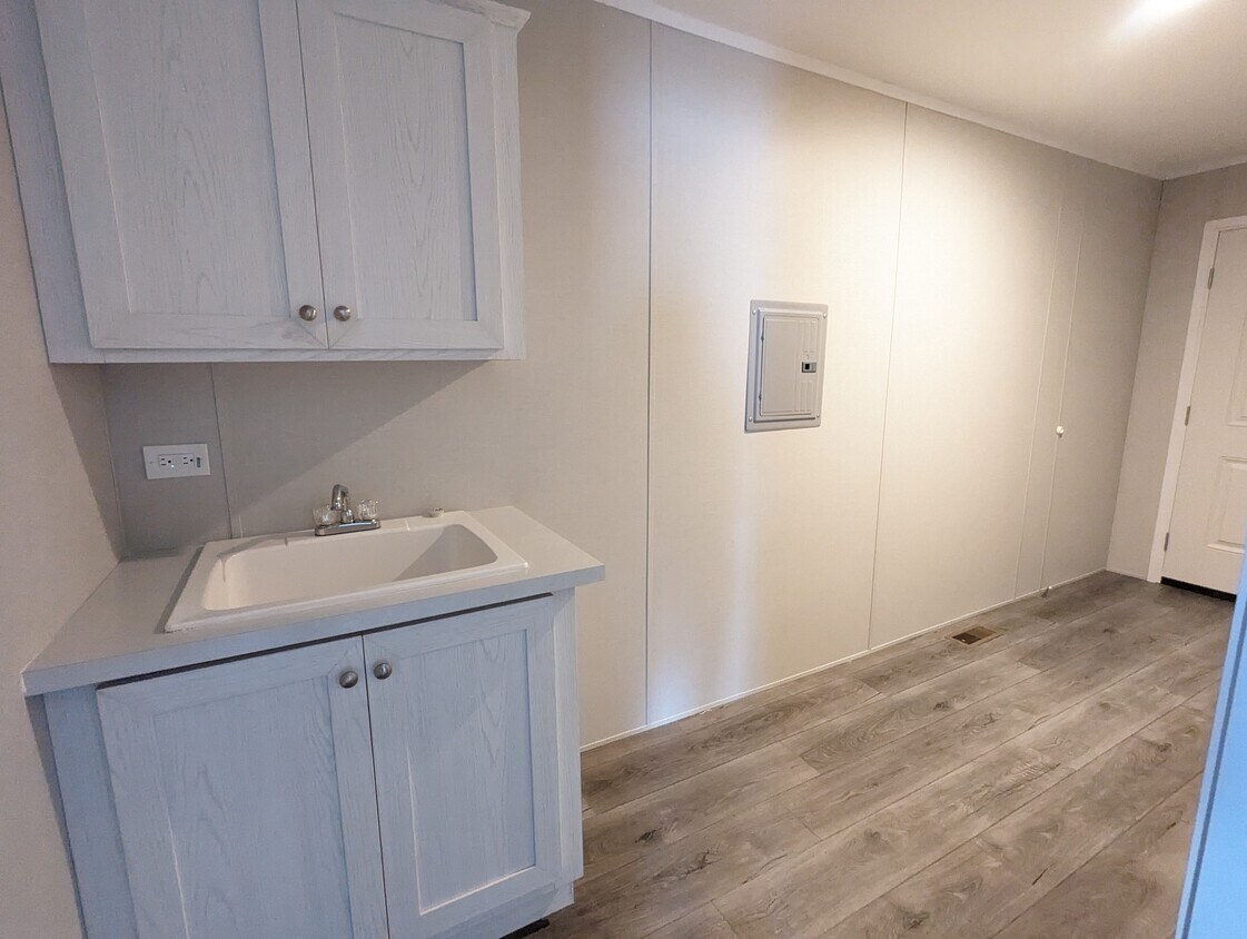 Foto principal - 46000 Geddes Rd