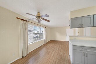 Building Photo - 2750 Holly Hall St