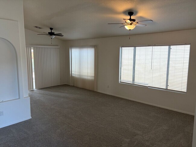 Building Photo - 2 Weeks Free Rent in Guard-Gated 55+ Community with Golf & Clubhouse