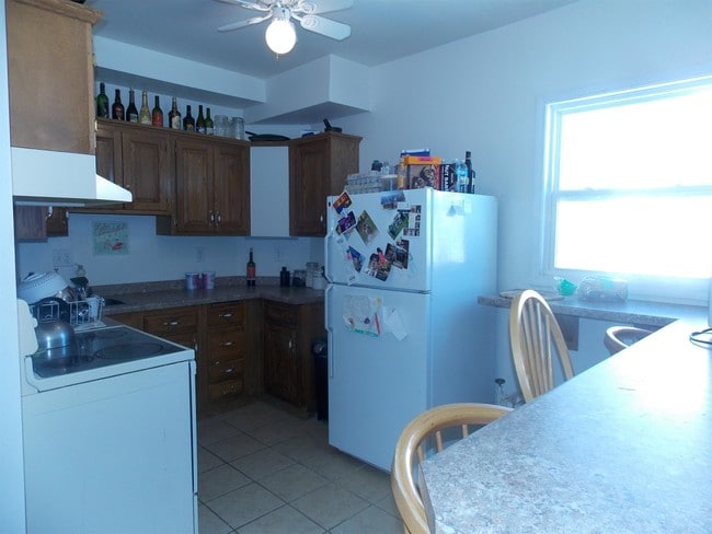 Photo - 216 Campbell St