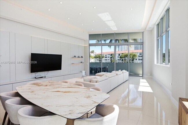 Foto del edificio - 3250 NE 188th St