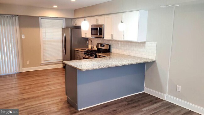 Foto del edificio - 11859 Academy Rd