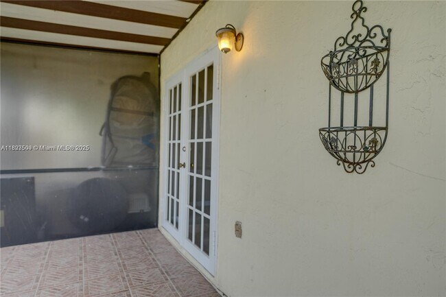 Building Photo - 2401 SW 58th Manor