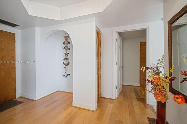 Foto del edificio - 3610 Yacht Club Dr