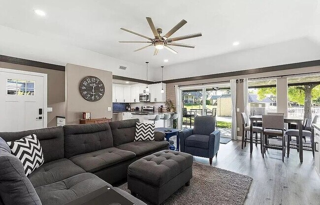 Foto del edificio - 22400 Canyon Club Dr