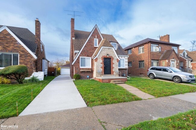 Building Photo - 5761 Devonshire Rd