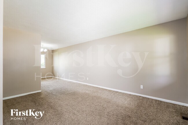 Building Photo - 2240 Spoonwood Dr