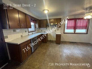 Building Photo - 108 S Seine Dr
