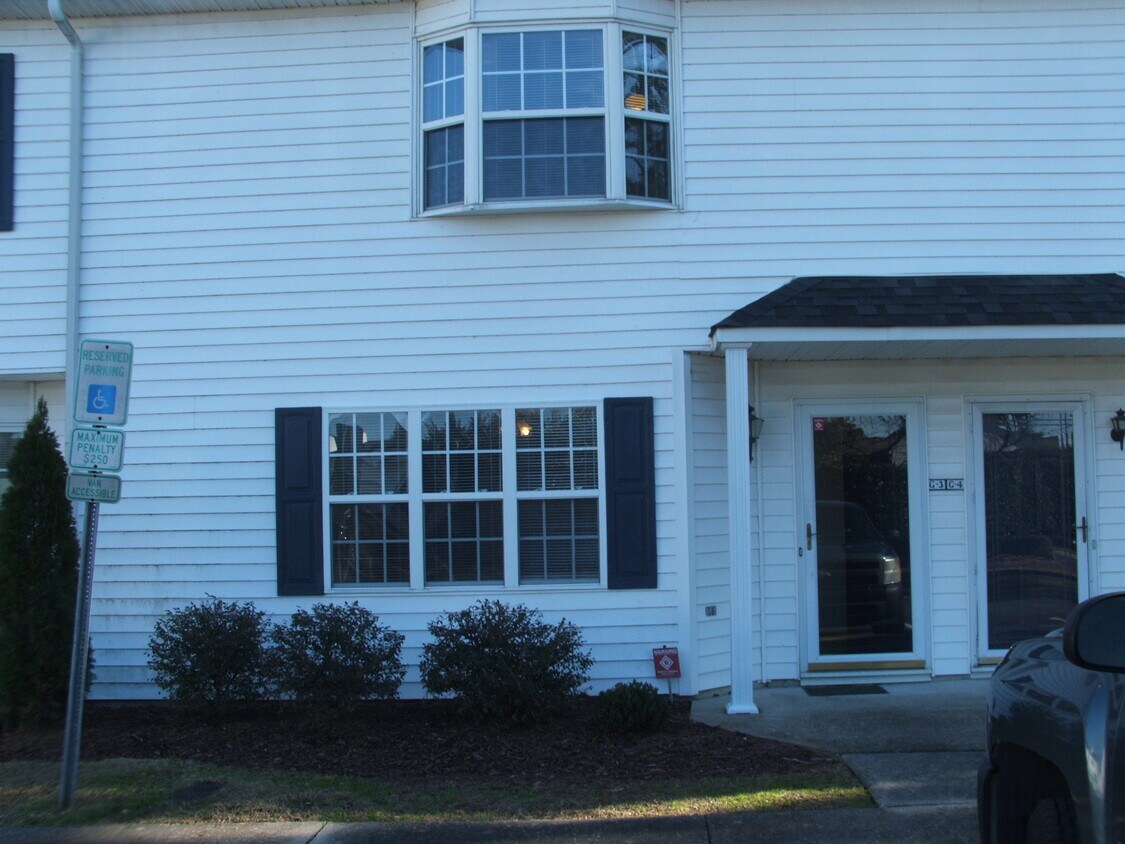 Foto principal - 1005 Spring Forest Rd