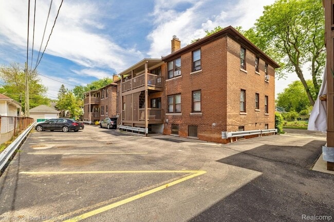 Building Photo - 1300 Maryland St