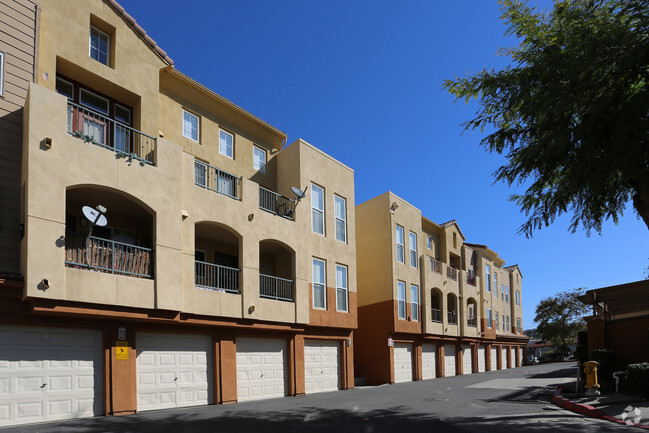 Foto del edificio - San Martin De Porres Apartments