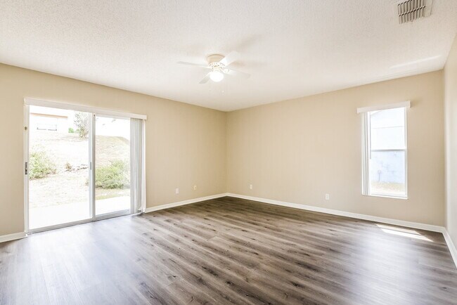 Foto del edificio - 13117 Moonflower Ct