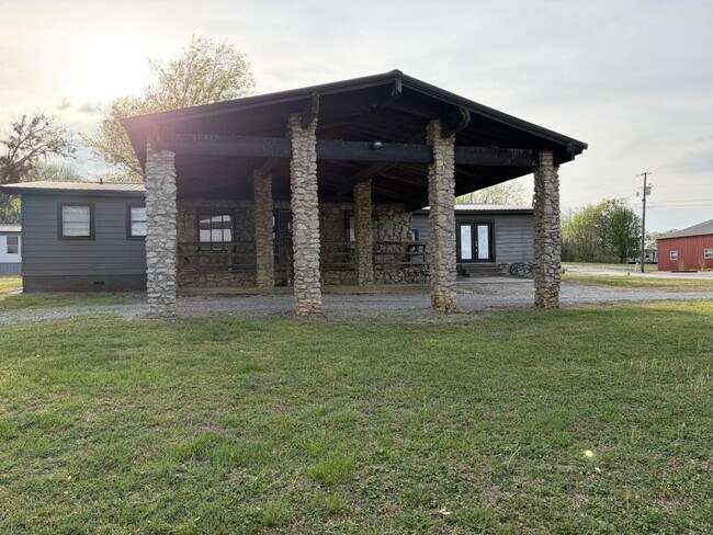 Foto del edificio - 17822 S Bryant Rd