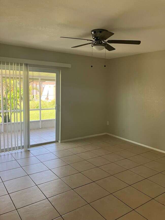 Foto del edificio - 5774 Gallatin Ln