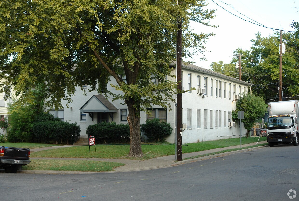 Foto principal - 5211 Worth St