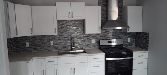 Foto del edificio - 3128 E 20th St