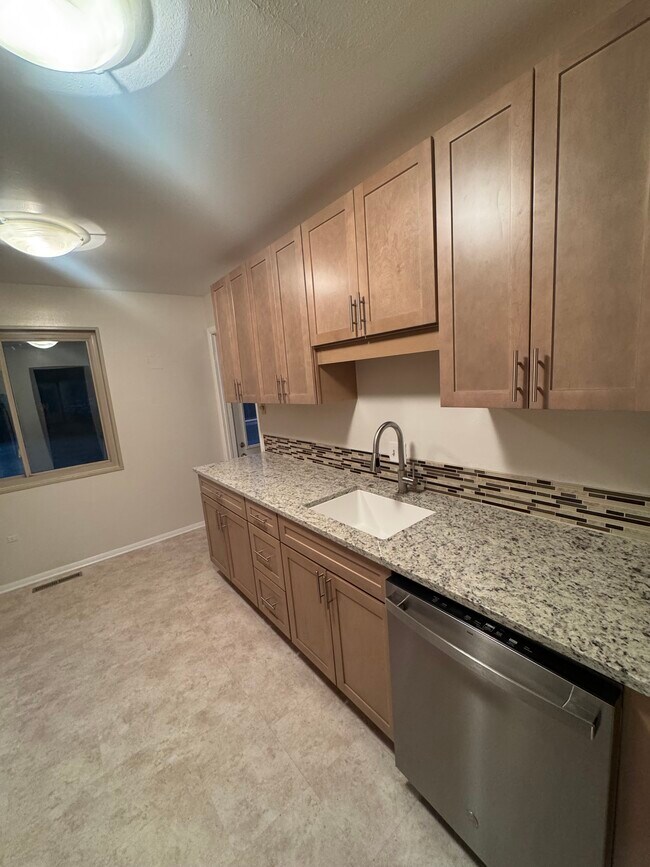 Foto del edificio - 4664 Ingram Ct