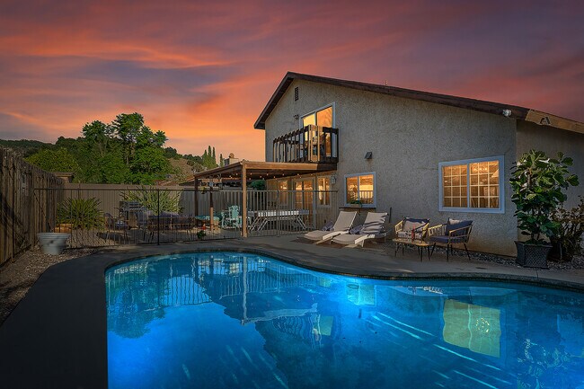 Building Photo - 458 Las Brisas Dr