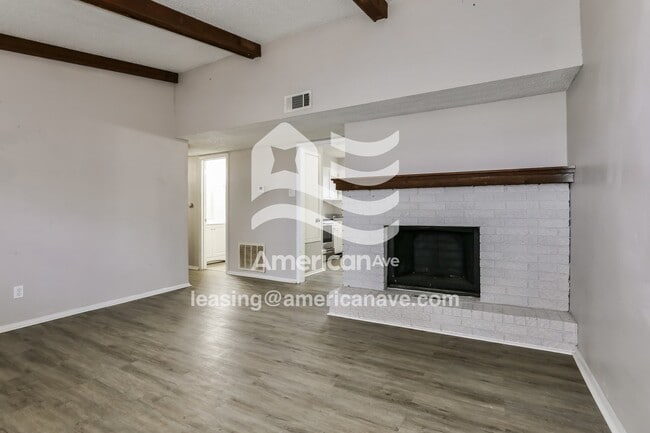 Building Photo - 214 Randall Dr