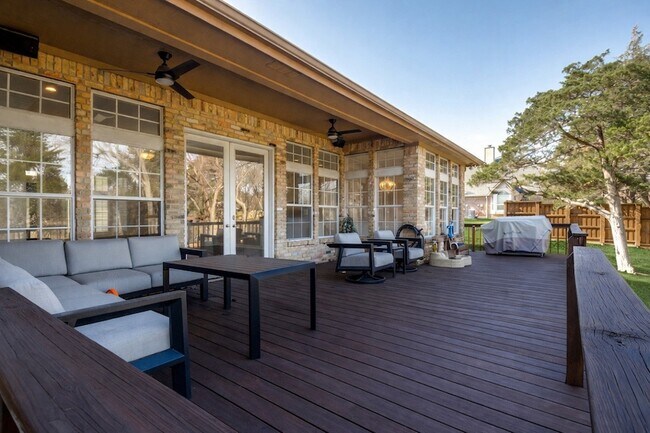 Foto del edificio - 529 Chippendale Dr