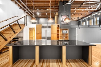 Building Photo - 2715 Blake St