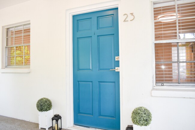 Foto del edificio - 3215 W Swann Ave