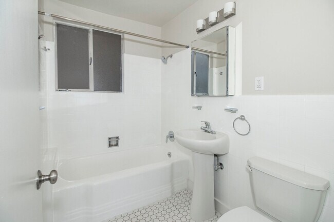 Foto del edificio - 4475 23rd St