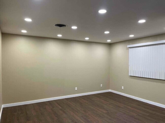 Foto del edificio - 3805 Windsor Dr