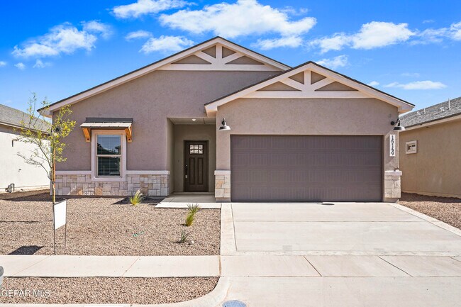 Foto del edificio - 15169 Ambition Ave