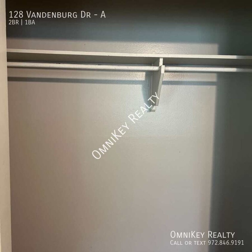 Building Photo - 128 Vandenburg Dr