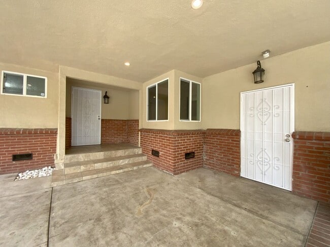 Building Photo - Charming 4-Bedroom Home on a Beautiful Tre...