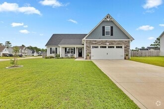 Building Photo - 308 Breezeway Dr