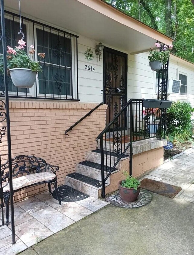 Foto principal - 2644 Mirror Ave