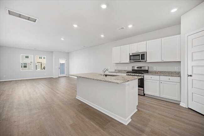 Building Photo - 110 Pine Gate Dr