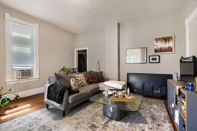 Foto del edificio - 3118 Pleasant Ave