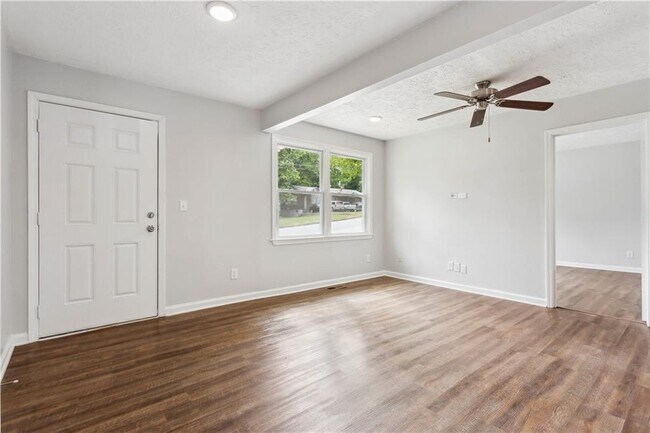 Building Photo - 5917 Hillside Dr NW