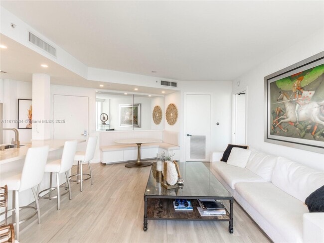 Foto del edificio - 2475 Brickell Ave